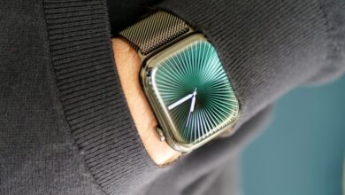 Apple Watch sales are still falling, but the reasons are clear