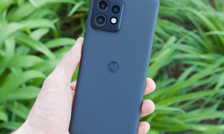 Hurry! Get 50% off on the Pixel-killing phone we gave a nearly-perfect review.
