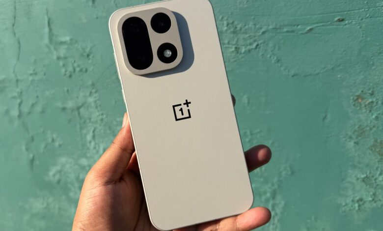 I spent a week with OxygenOS 16 on OnePlus 15, and it made my iPhone feel dull