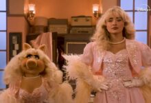 Disney+ Muppet Show Miss Piggy and Sabrina Carpenter