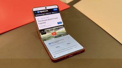 One carrier has a BOGO Samsung Galaxy Z Flip 7 deal