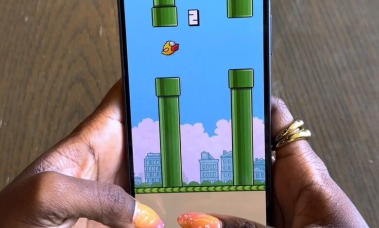 Remember Flappy Bird? It's back as an Android exclusive