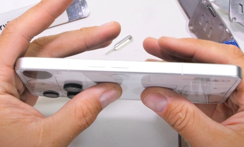 See if the new Nothing Phone 3 bends or breaks in this durability test