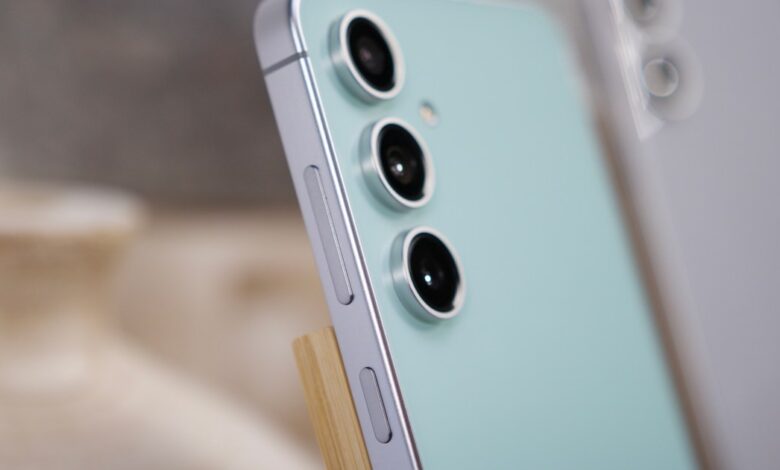The Samsung Galaxy S25 FE might not use Exynos chips after all