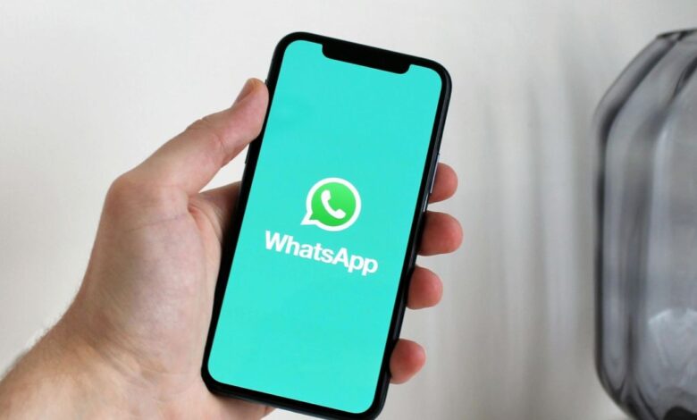 WhatsApp will soon let you chat with people on other messaging apps