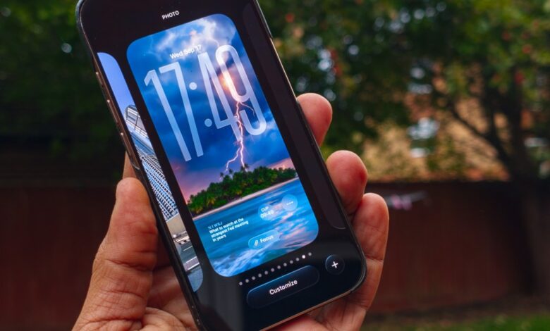 iOS 26 Lock screen clock look strange? Here's how to change it